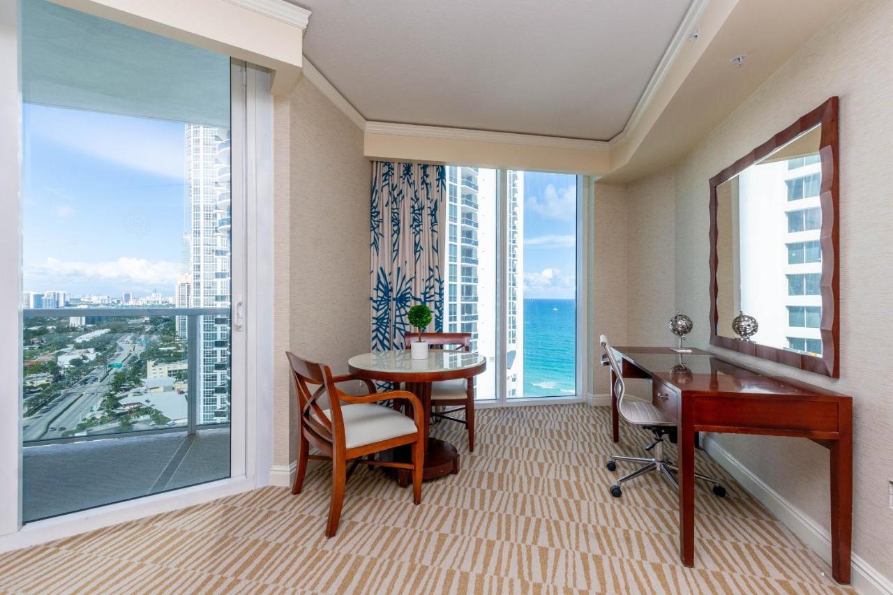 Trump Intl 2 Bedroom Apartment 1600 Sf Ocean And Bay View With Terrace Miami Beach Bagian luar foto